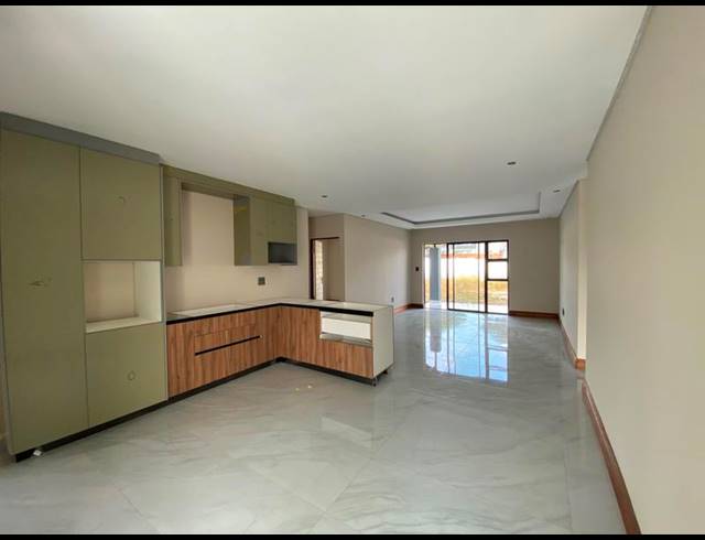 3 BEDROOM TOWNHOUSE FOR SALE IN BENDOR